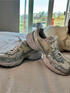 Nike V2K Running Sneakers